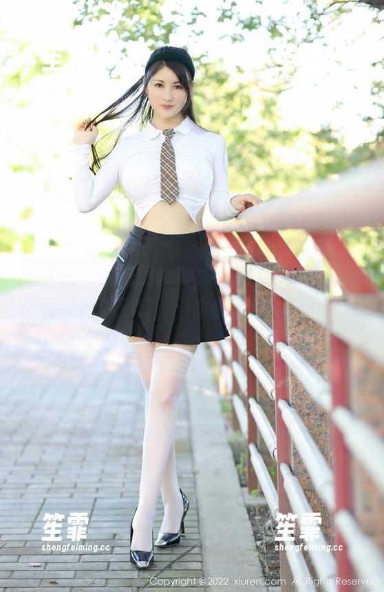 秀人网 - 说好的女友，结果是糯美子nini的写真，一个都不见！