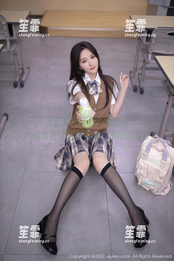秀人网-绯月樱-Cherry 秀人网 - 无圣光环境下的绯月樱-Cherry,肉丝竟然让这些图有了不同的温度。