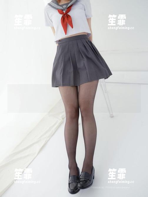 紧急企划-小奶糕Milky 紧急企划 - 小奶糕Milky说,美脚是她的新生存法则——最新写真集见证