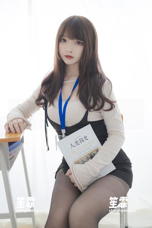 紧急企划 - 下载小恩的学姐图，瞧这姿态，诱不诱？