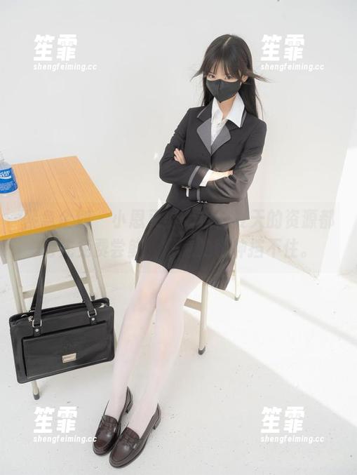 紧急企划-小恩 紧急企划 - 小恩又出大招,夏天的资源都得先免费尝鲜,得意的眼神挡不住。