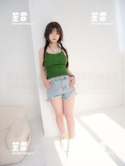 紧急企划 - 小恩的连衣裙在原图里险些引发我内心的审美风暴，哈哈，太好玩了。