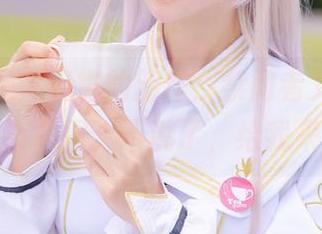 呃，这是紫氯氯的新作：禁闭者艾瑞尔，竟然还有美图，不说了，给我来一打！