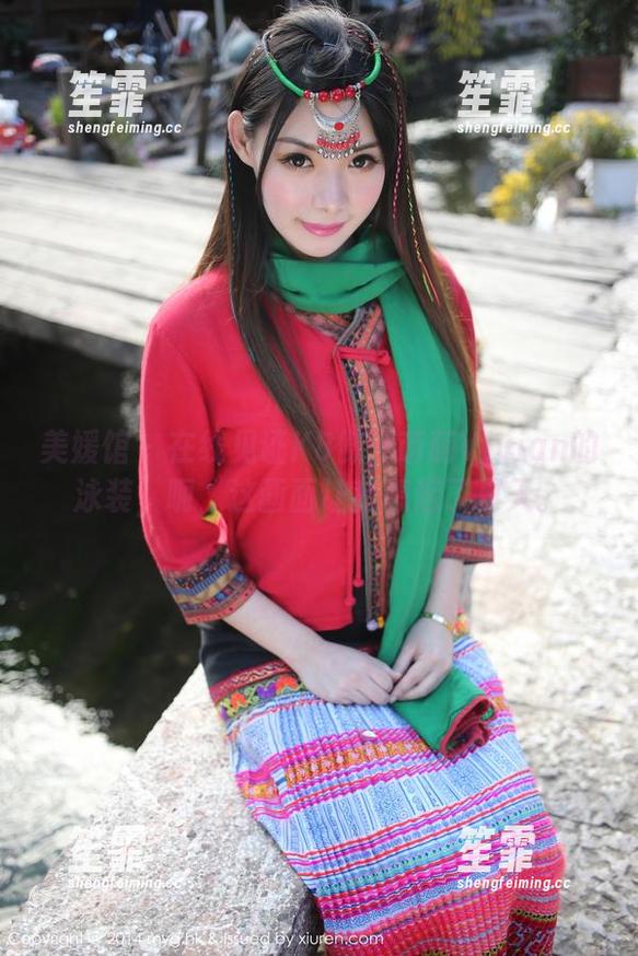 美媛馆 - 在线见证K8傲娇萌萌Vivian的泳装，呃，这画面让我想起了夏天。