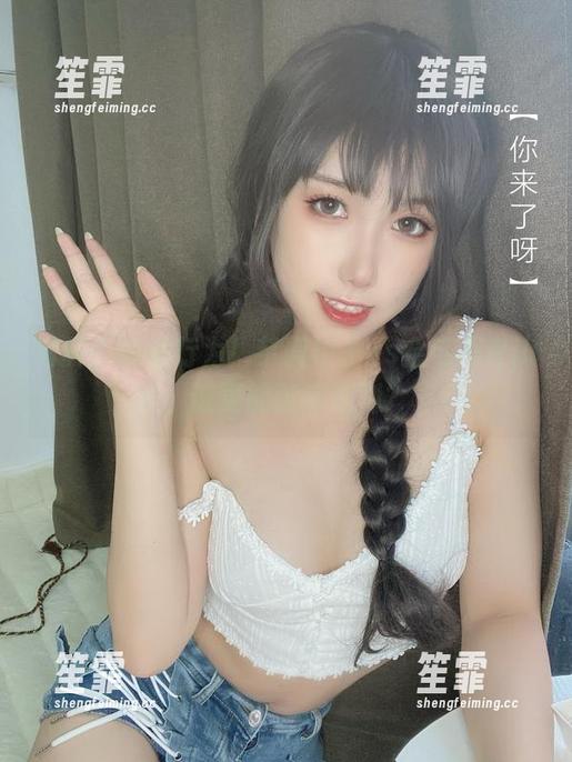 写真：迷惑行为！芋圆侑子vs金毛不良jk，谁更能破坏规则？