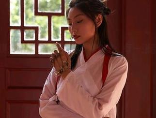 蜜桃社 – 安琪拉Angela的浴室写真合集：每一张都像是在和我喃喃细语！
