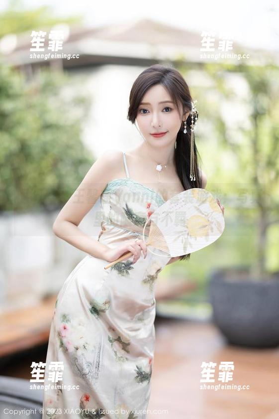 语画界 - 王馨瑶yanni的套装游戏：写真里的随意与不羁