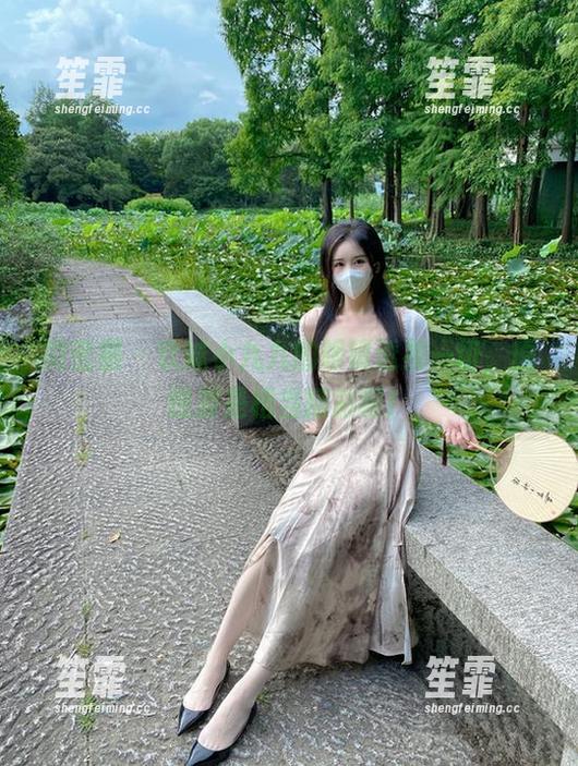 微密圈 - 软妹小九九的眼镜透视一切，原图那是相当精彩啊！