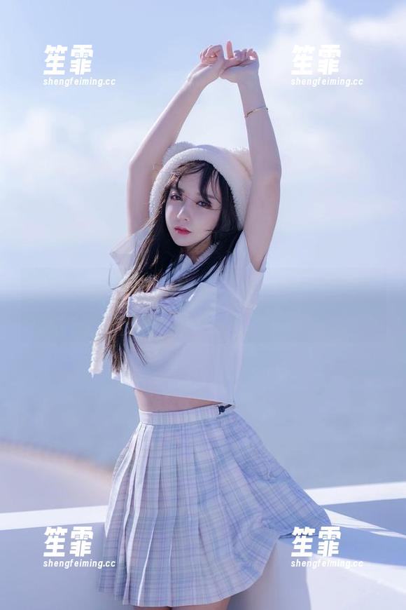 过期米线线喵的美图：看她如何把夏日玩得风生水起！
