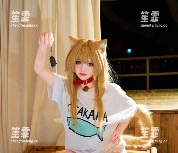 壁纸阿薰kaOri：天使装扮也是她一时兴起的“即兴表演”...