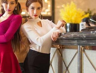 青豆客 – 全套职业装？别急，王婉悠写真带你一探究竟！
