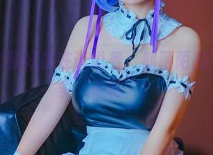 这个套装好像在诉说着，韶陌陌的写真有多‘隐秘’！