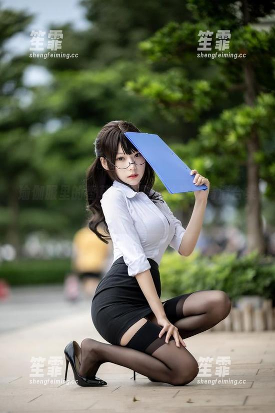 瑜伽服里的香草喵露露，乱撞式高清合集，谁能拒绝？