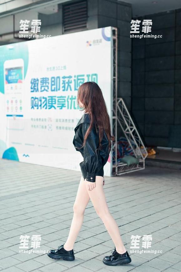 魔镜街拍 - 谁的美图让漫展轰动不已，艾小青的壁纸美到要尖叫！