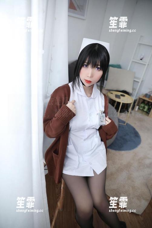 鹿野希的皮衣让观看这事——有了新的段位！原图里，她说不定在教我怎么穿着表情！